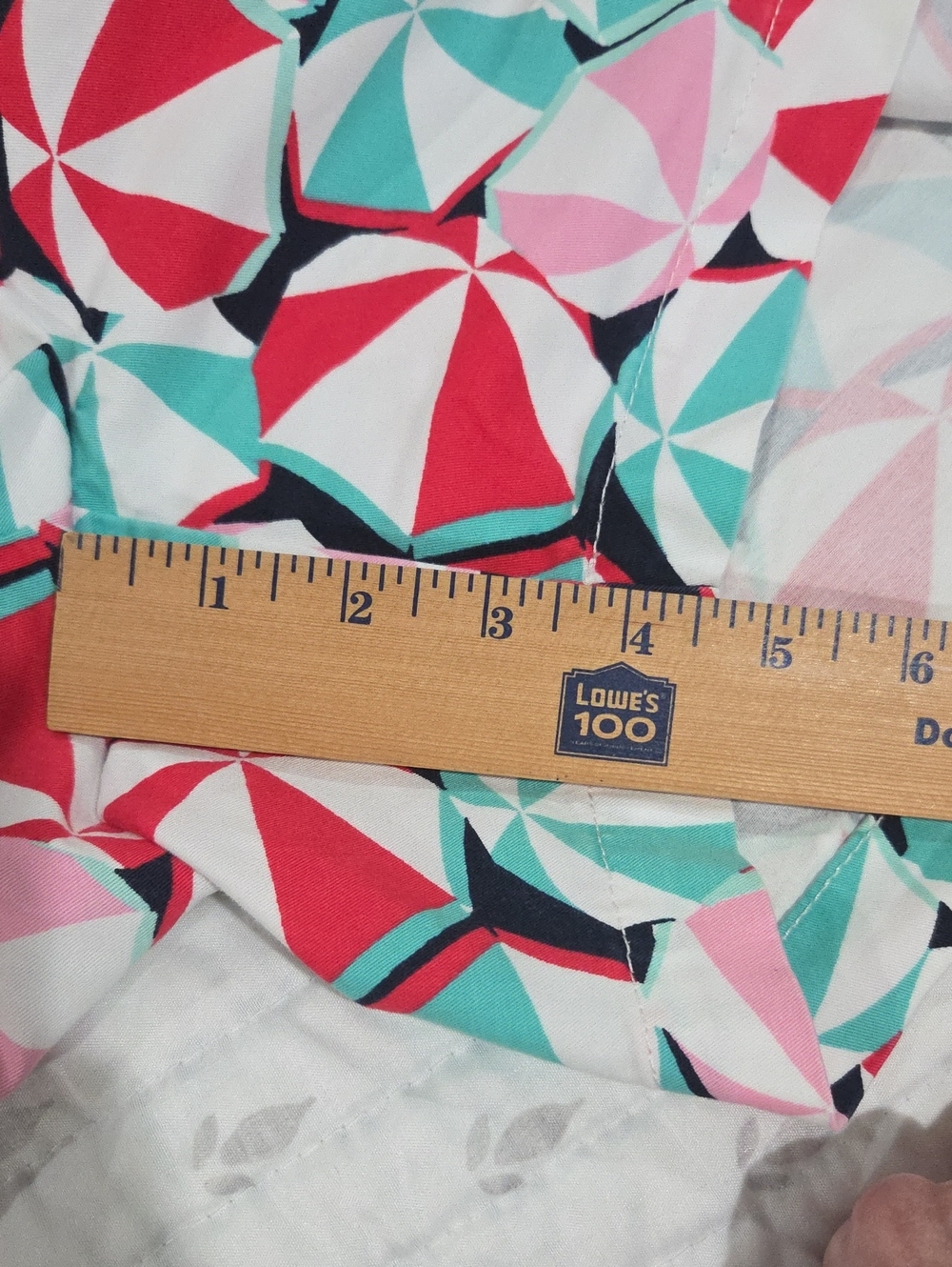 Adorable Crown & Ivy Shorts With A Fun Beach Umbrella Pattern. Great Condition🏖 - Picture 8 of 9